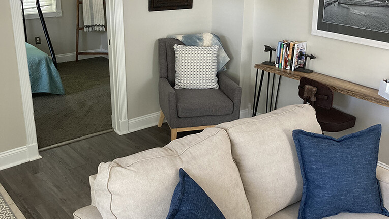 The living room at Crow's Nest cabin. The living room at Crow's Nest cabin.