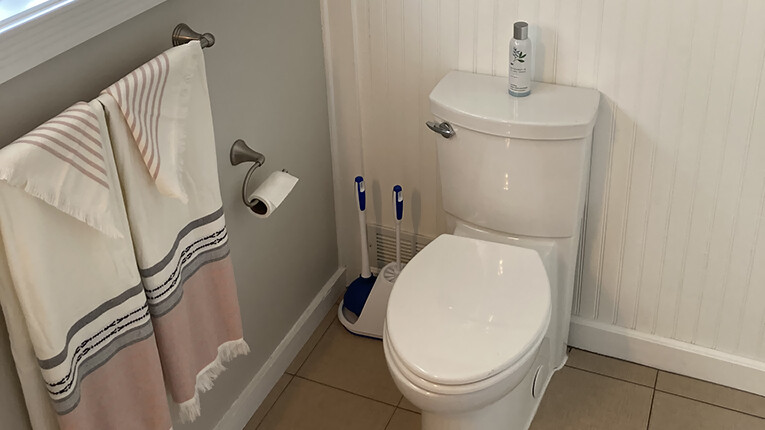 Bathroom at Crow's Nest Cabin. Bathroom at Crow's Nest Cabin.