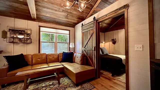 Comfortable living room at Little Wood Lodge